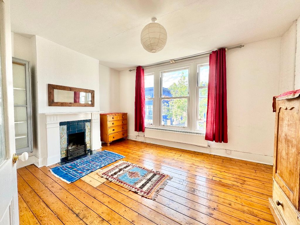 Property photo 2 of 11