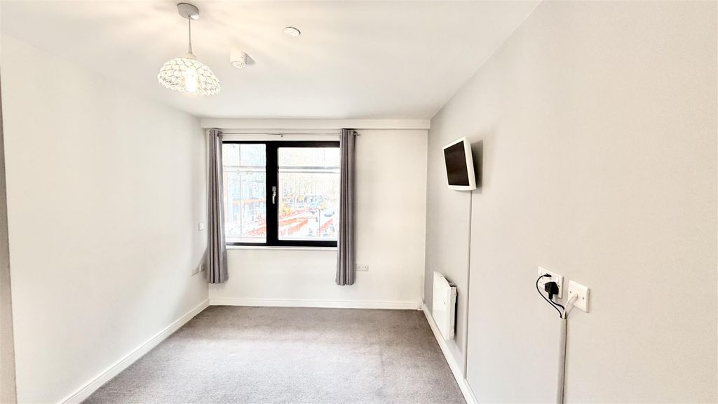 Property photo 3 of 15 Bedroom