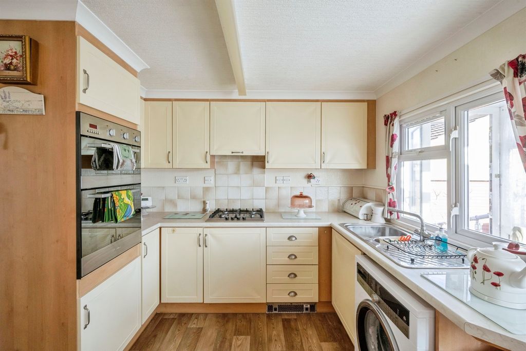 Property photo 2 of 14