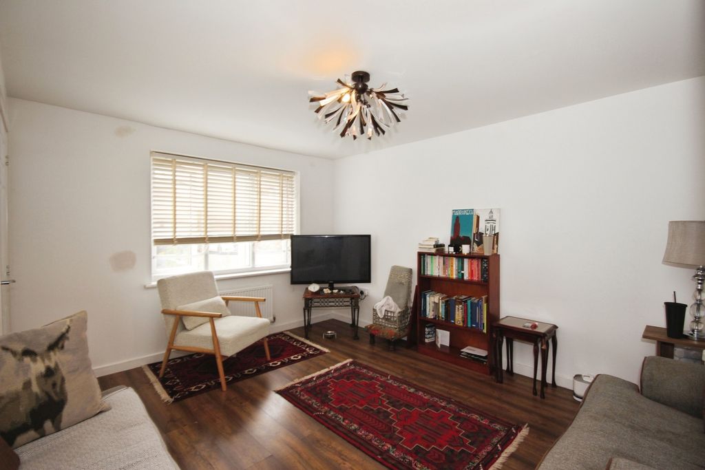 Property photo 2 of 16 Photo