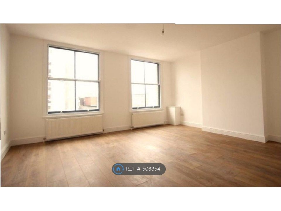 Property photo 3 of 7 Lounge