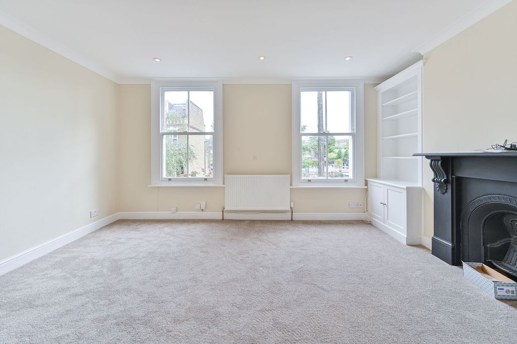 Property photo 2 of 12