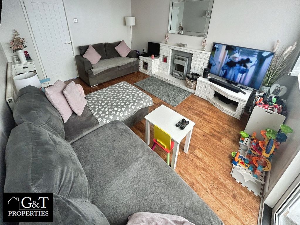 Property photo 2 of 19