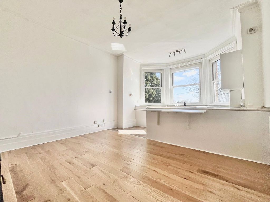 Property photo 1 of 14 Picture No. 16