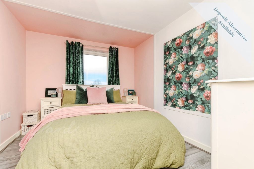 Property photo 3 of 9 0124F8c8-901Hb765