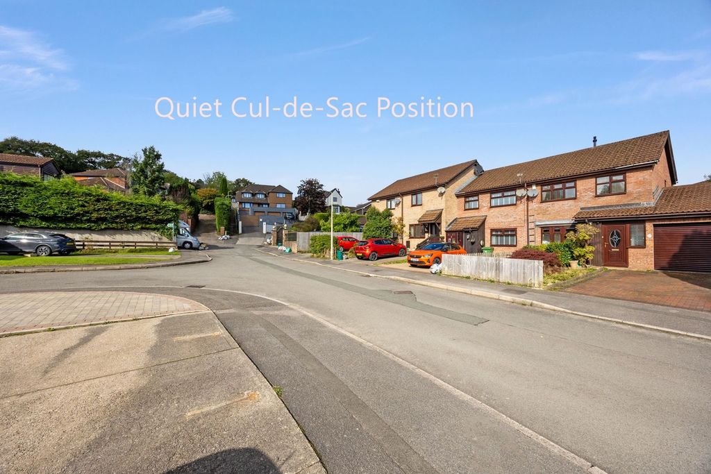 Property photo 3 of 28