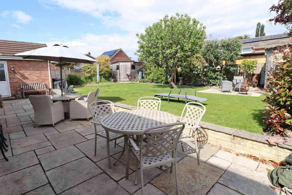 Property photo 2 of 11