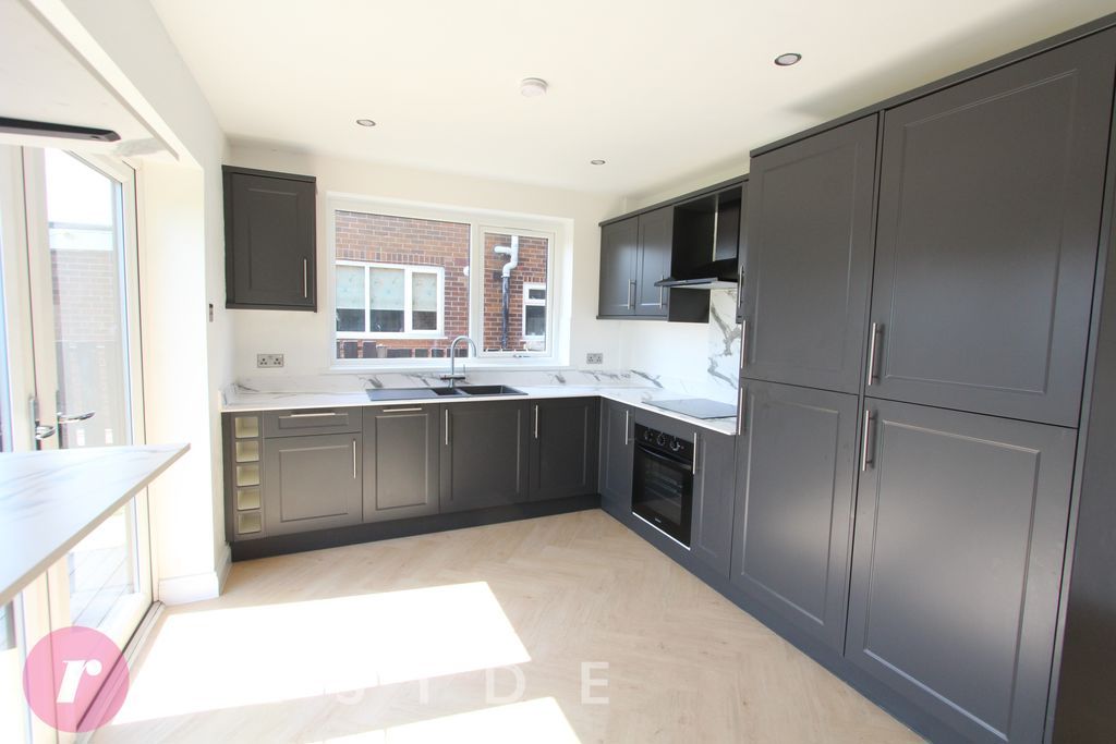 Property photo 3 of 15 Dining Kitchen