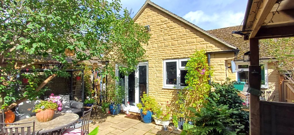 Property photo 3 of 18