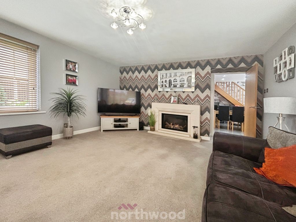Property photo 2 of 28