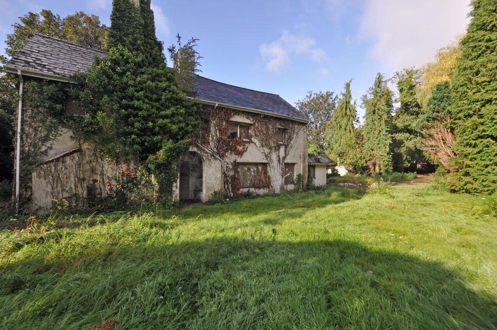 Property photo 2 of 12