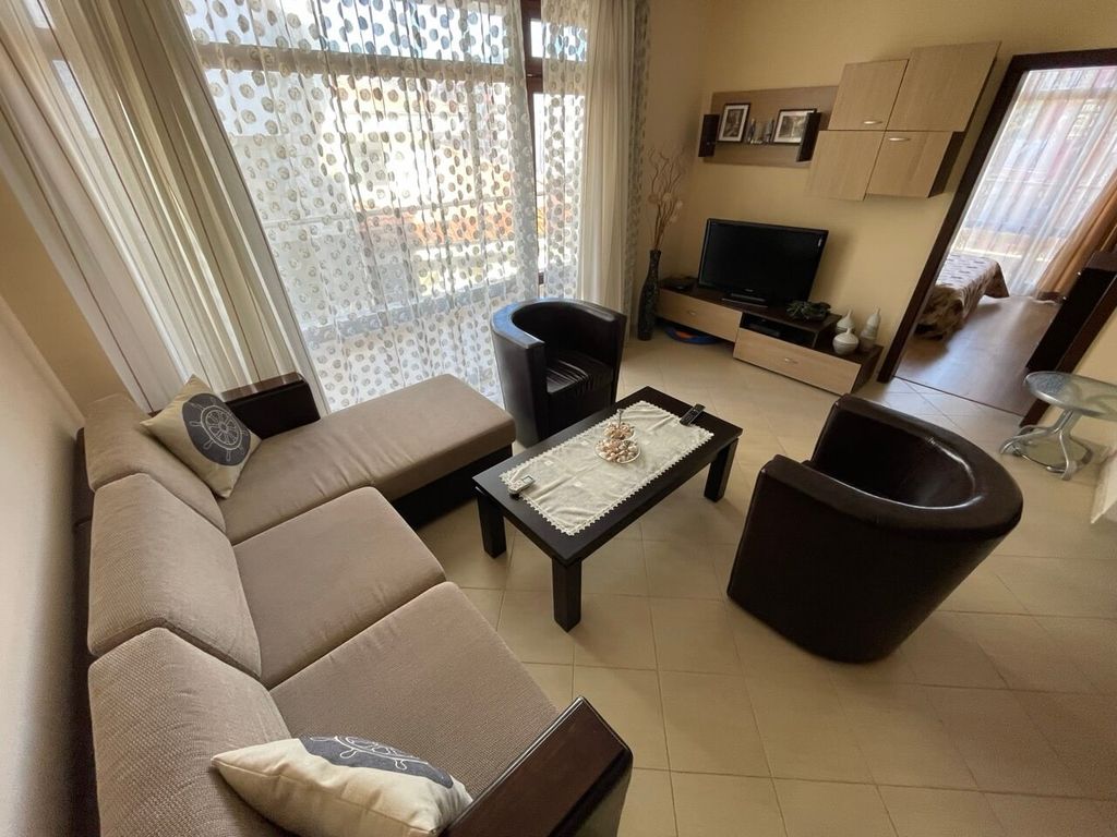 Property photo 2 of 23