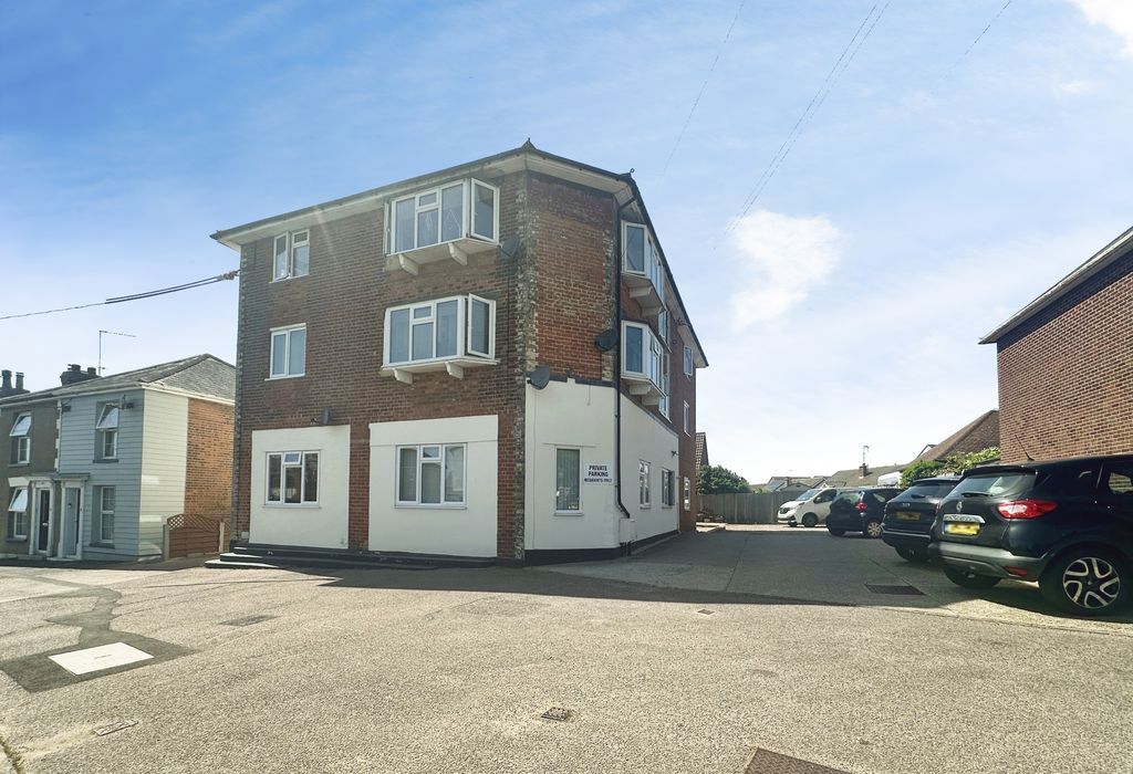 Property photo 1 of 13 Lower Park Road