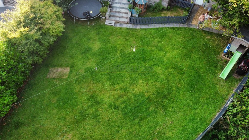 Property photo 2 of 33 Outside