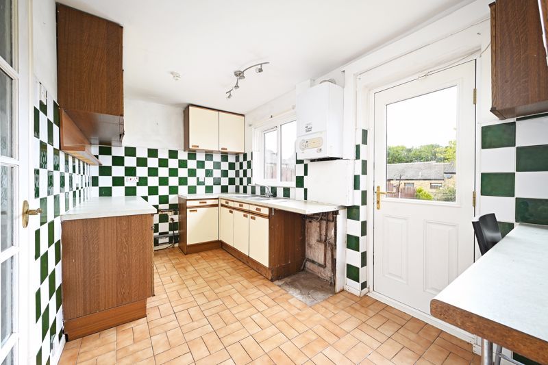 Property photo 2 of 24 Kitchen