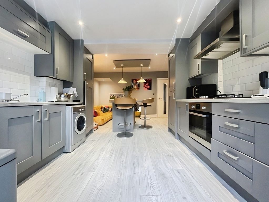 Property photo 3 of 17 Picture No. 02