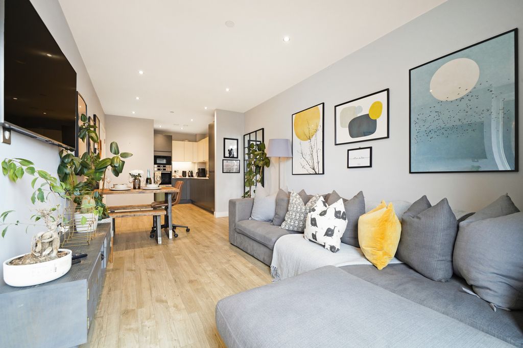 Property photo 2 of 26