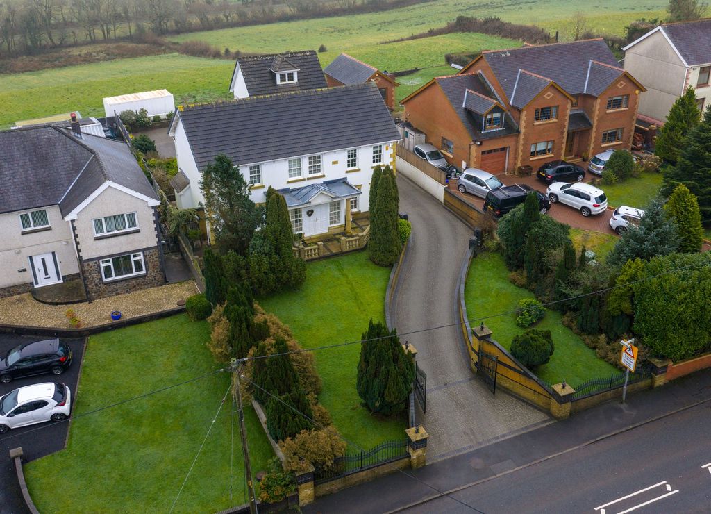 Additional image 5 of 4 bed detached house for saleBethania House, 52 Bethania Road, Upper Tumble, Carmarthenshire SA14