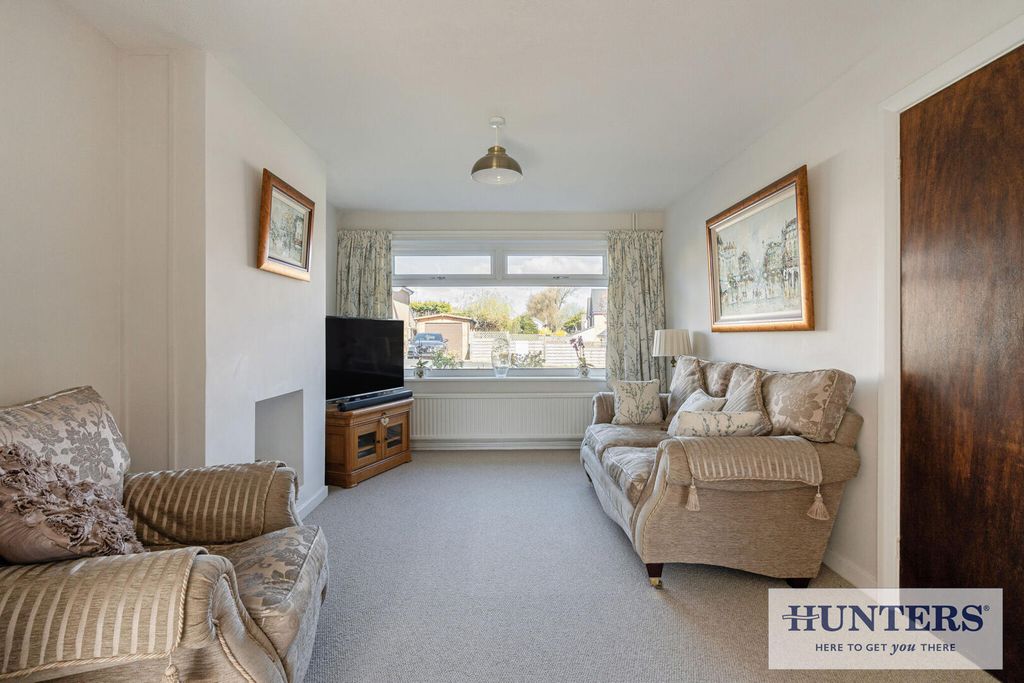 Property photo 2 of 19 Living Room