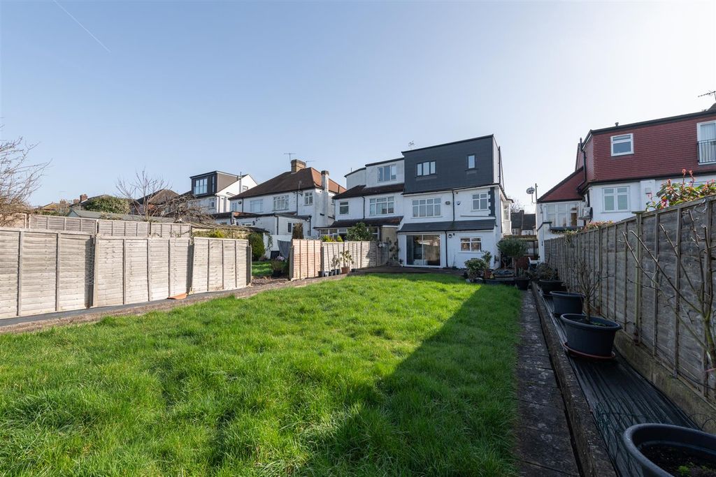 Property photo 2 of 22 Osidge 20.Jpg