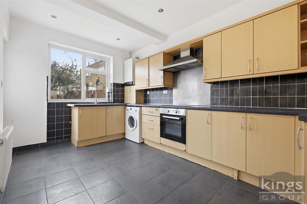 Property photo 3 of 22