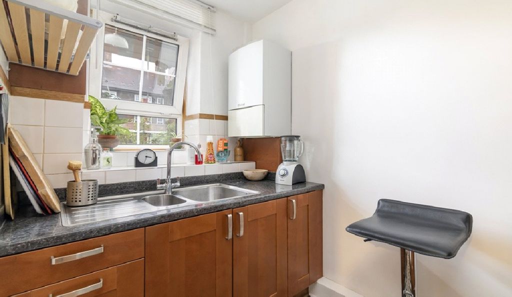 Property photo 2 of 17 Kitchen