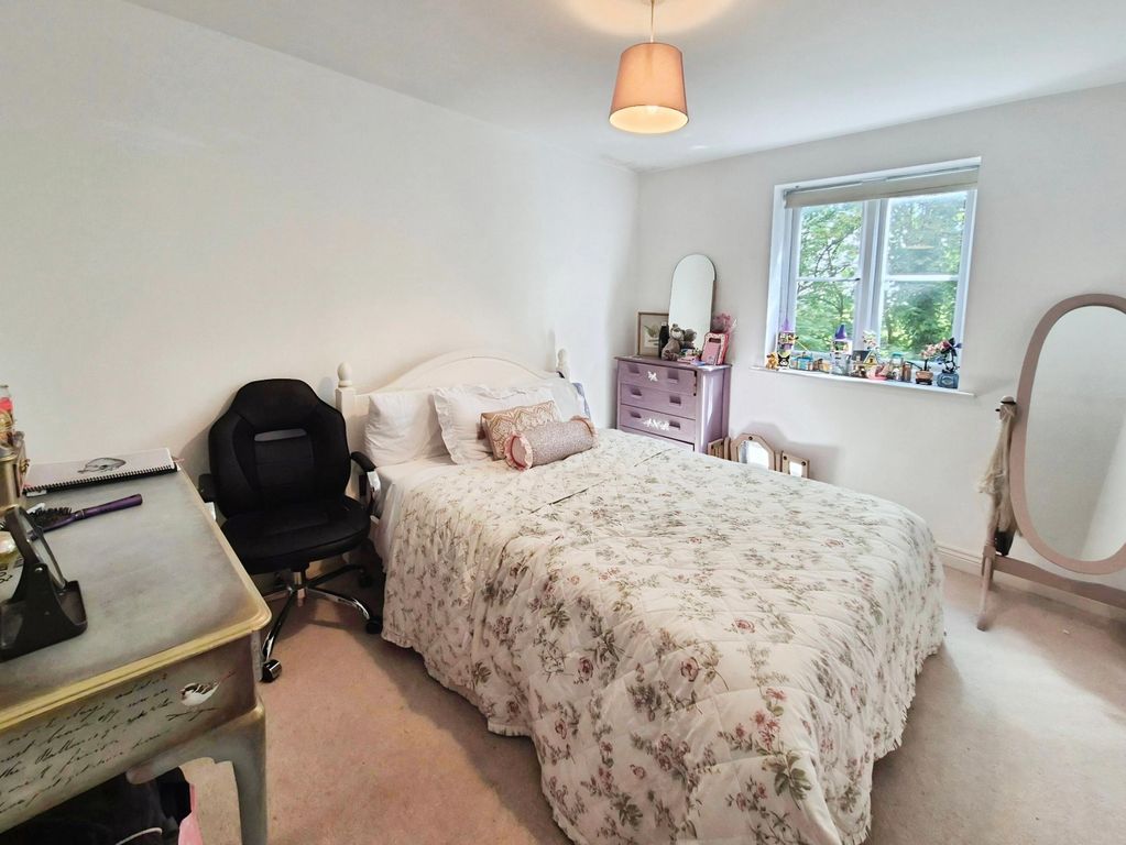Additional image 6 of 2 bed flat for saleHawks Rise, Yeovil BA22