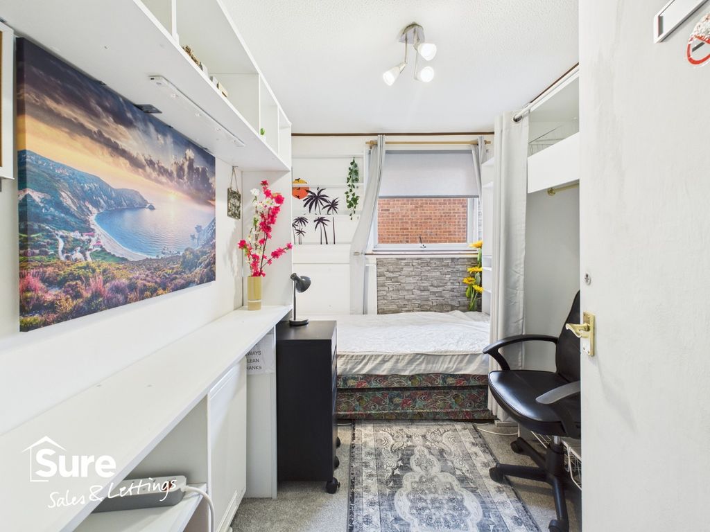 Property photo 2 of 9 3270361