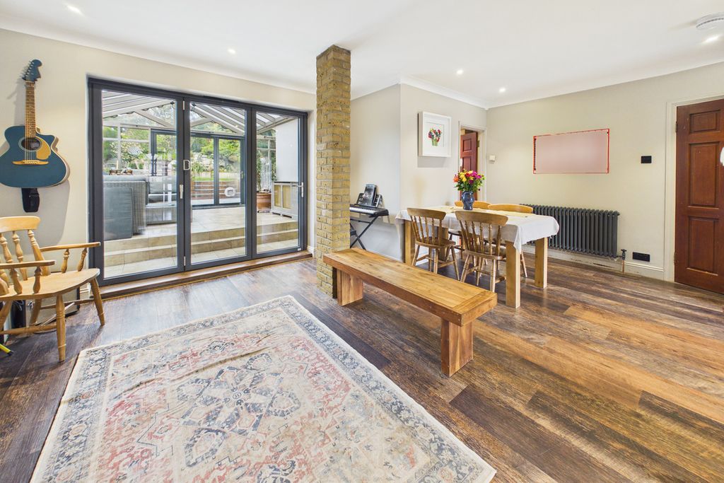 Property photo 3 of 30