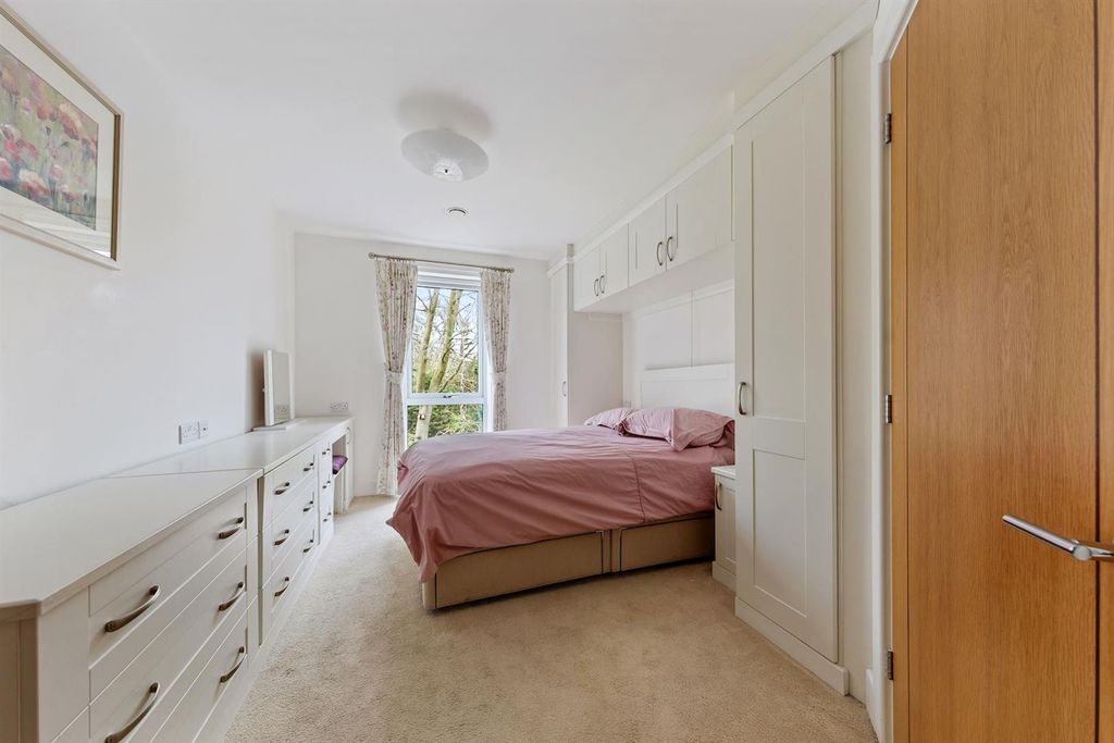 Property photo 3 of 12 08-55Cfpfmcs 32 The Clockhouse-30-Medium.Jpg