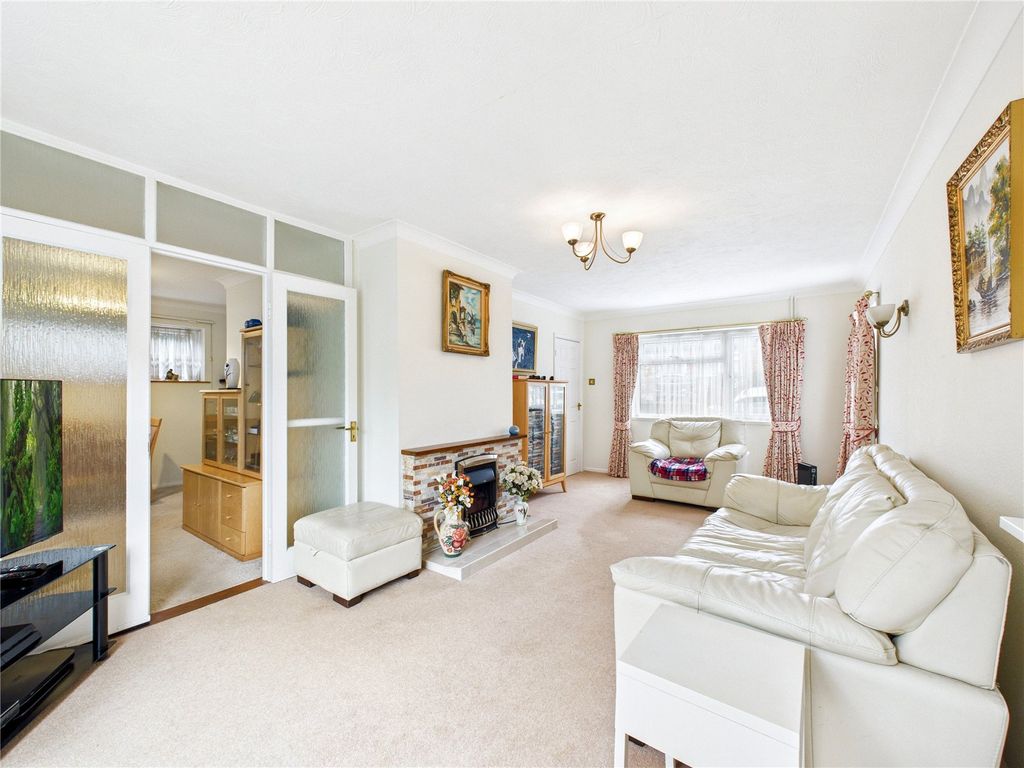 Property photo 3 of 22 Picture No. 01