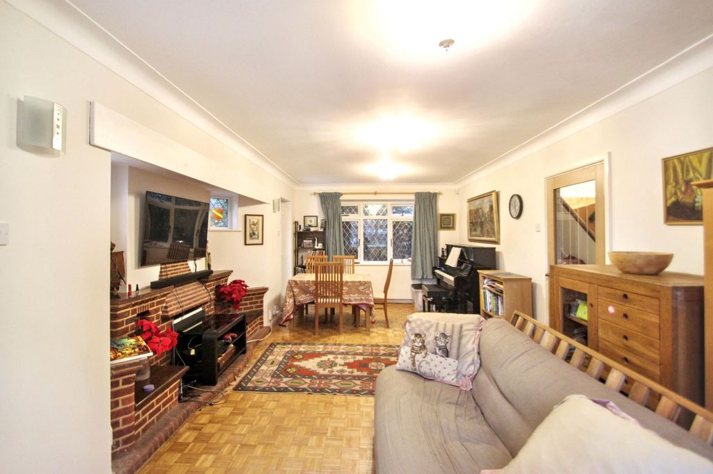 Property photo 3 of 19