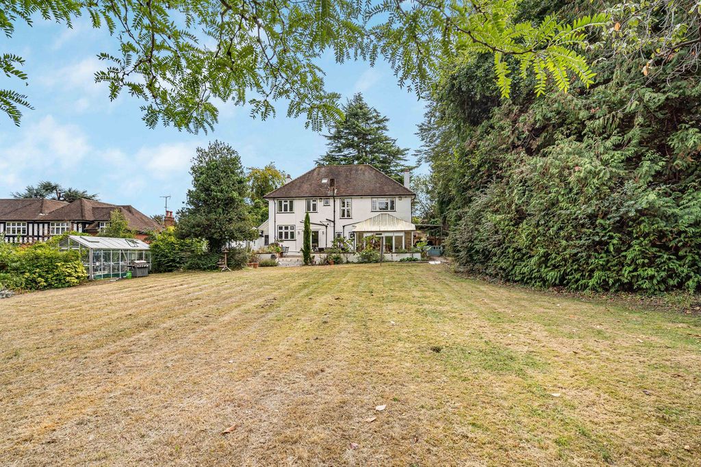 Property photo 2 of 34