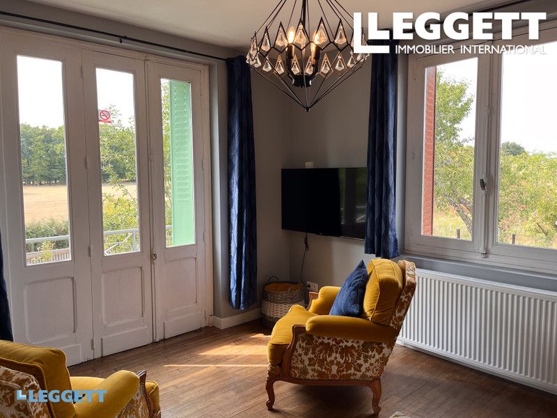 Property photo 2 of 10