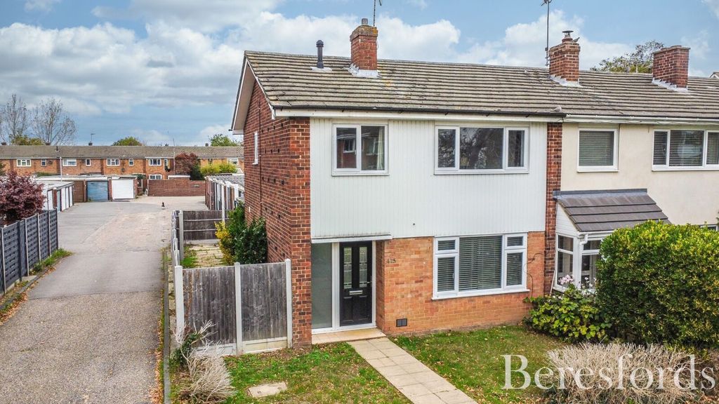 Property photo 1 of 11 Front