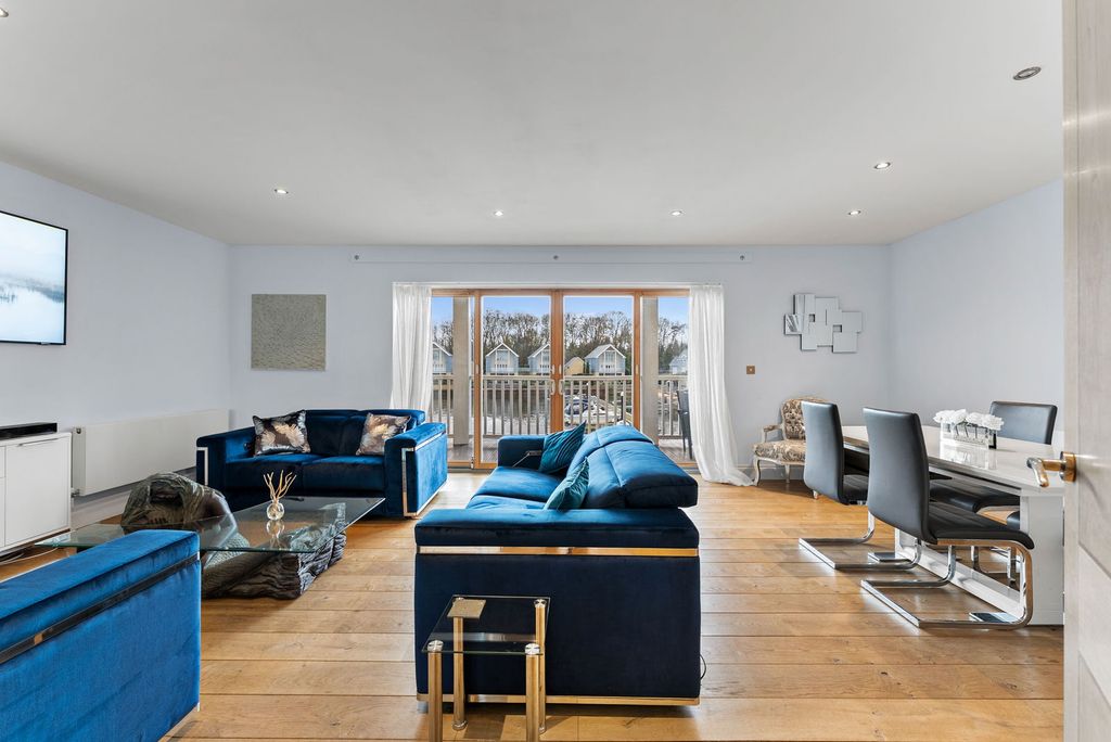 Property photo 3 of 30