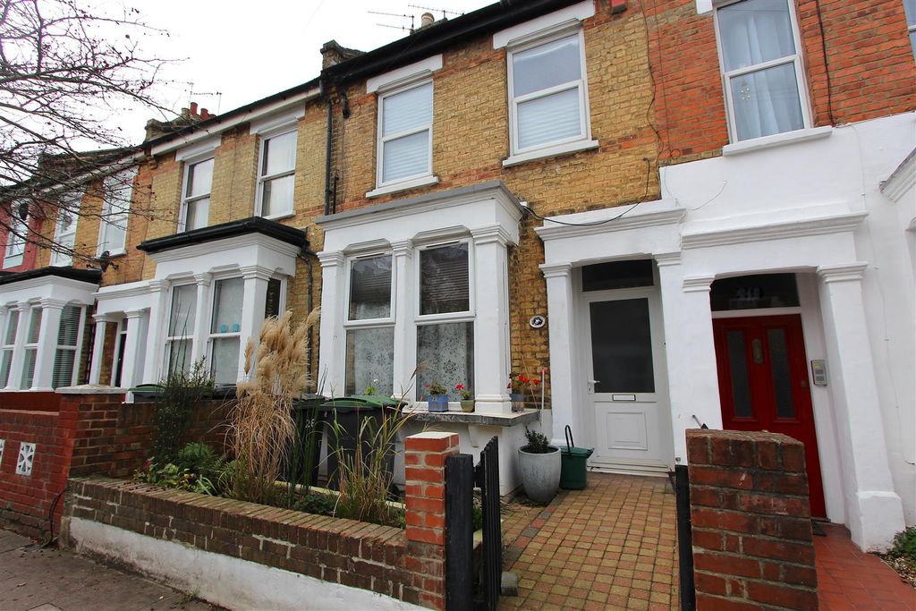 Property photo 1 of 8