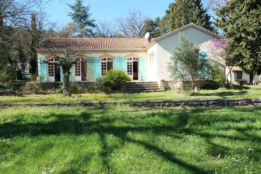 Property photo 1 of 11 Elegant Single-Storey Property In The Heart Of A Park In Lamanon