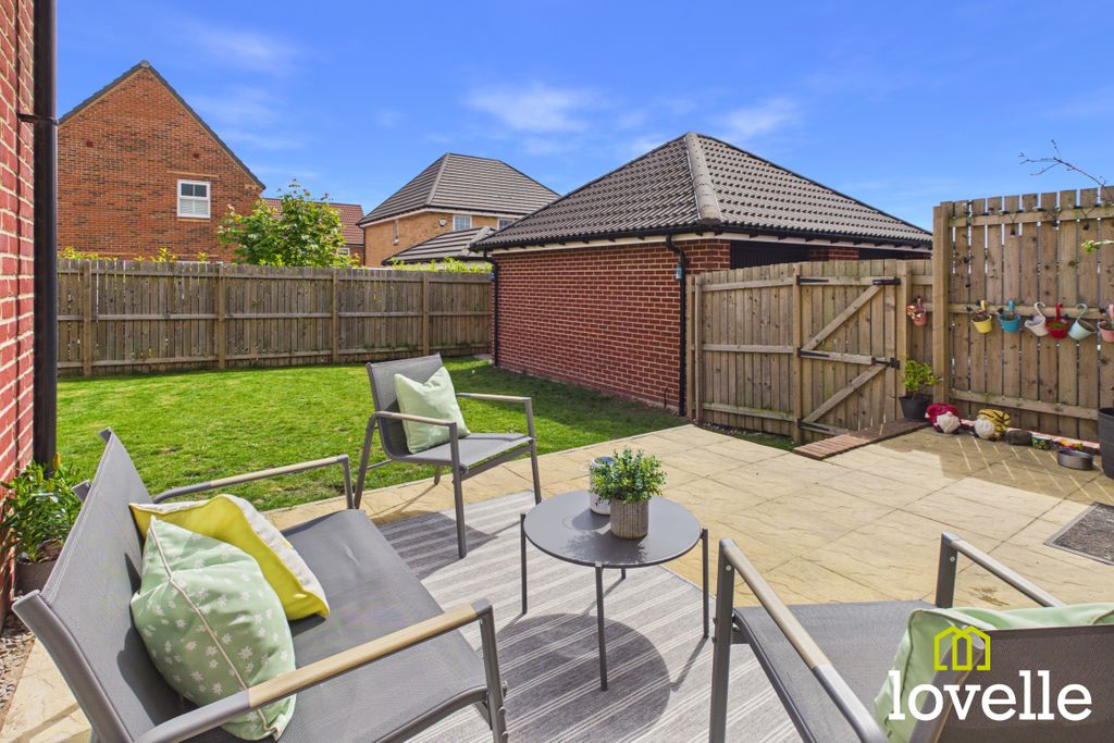 Property photo 2 of 40