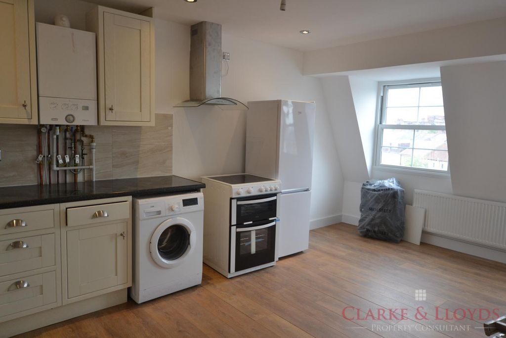 Property photo 1 of 10 2 Bedroom Flat For Rent