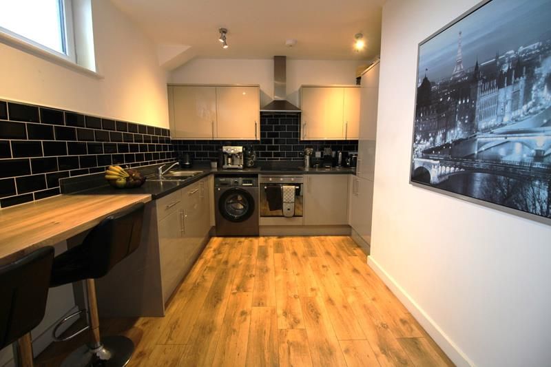 Property photo 2 of 7 Kitchen