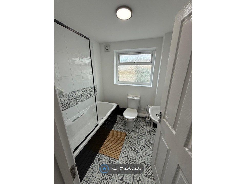 Property photo 1 of 3