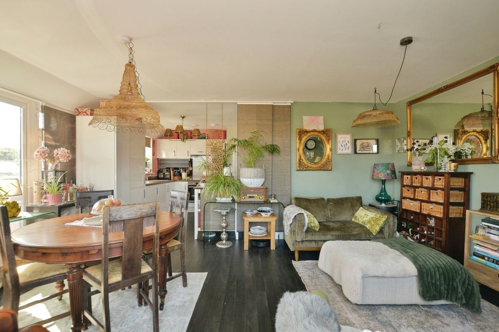 Property photo 1 of 14 Open Plan