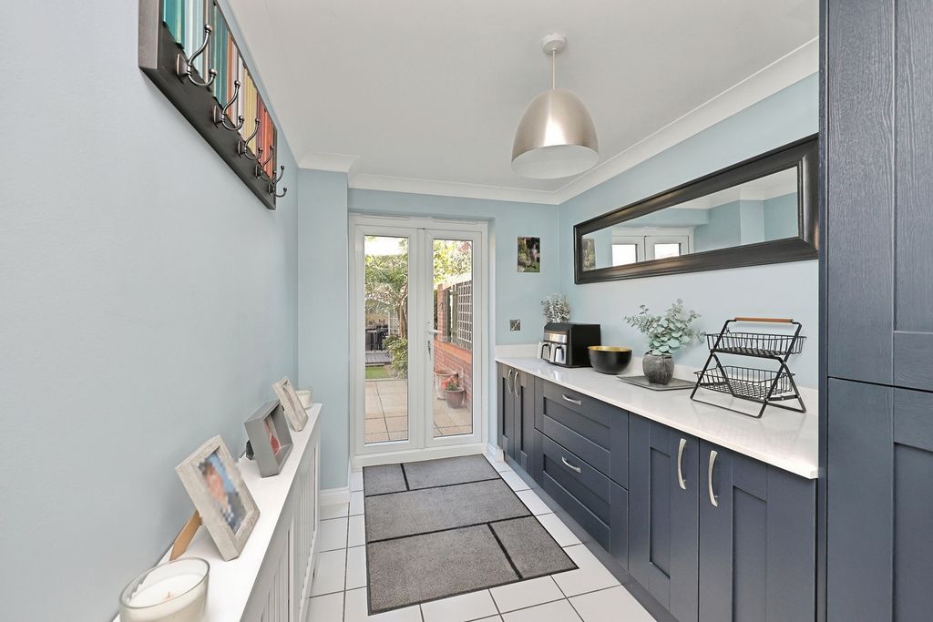 Property photo 3 of 18 Pbox-Img.Jpg