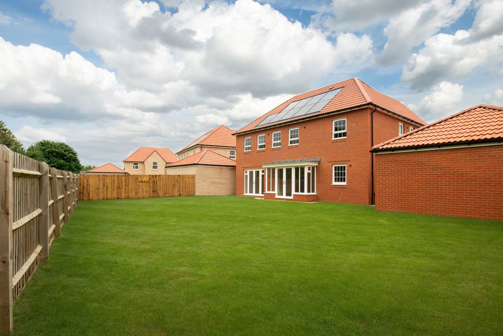Property photo 2 of 10 Plot 102 - Garden