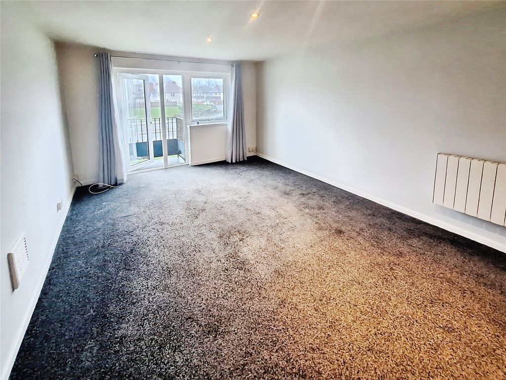 Property photo 2 of 9 Lounge