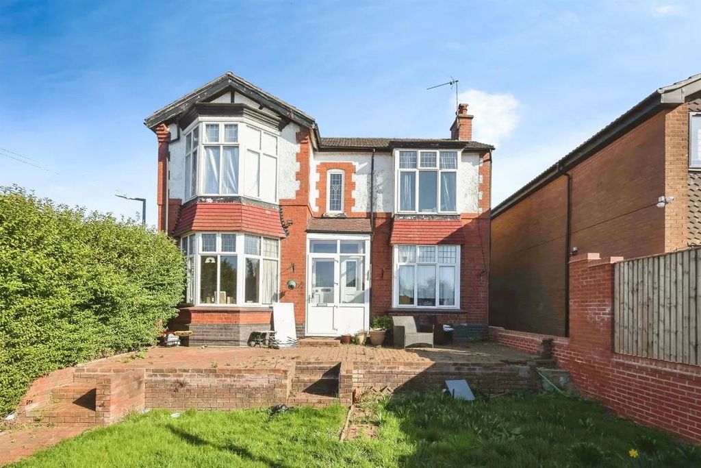 Property photo 1 of 6 Front.Jpeg