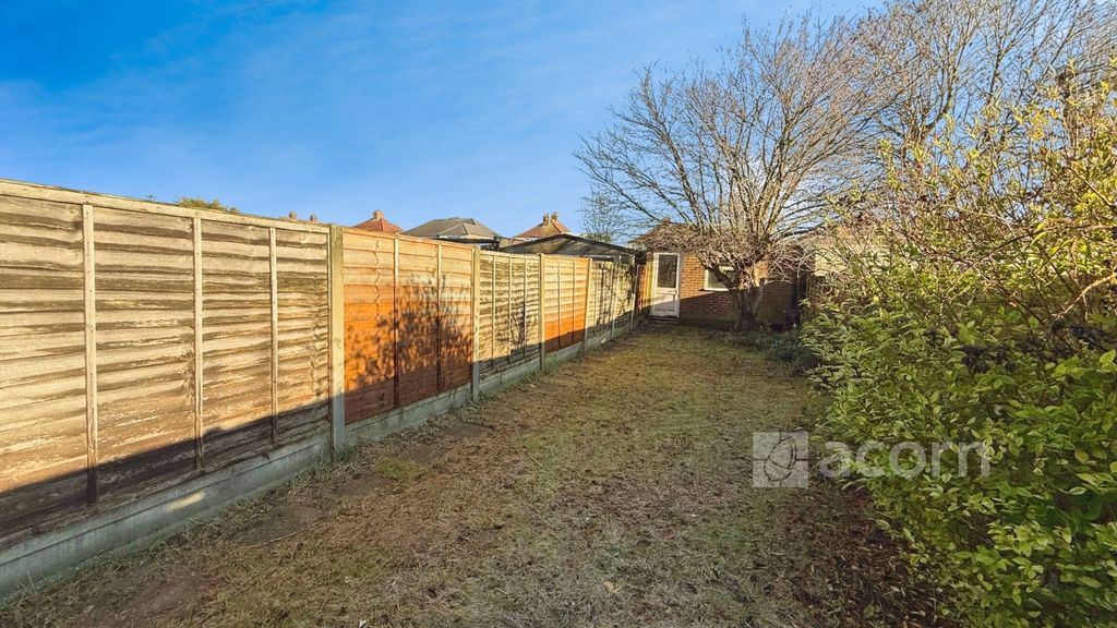 Property photo 2 of 9 7Da7c332--4132-97...