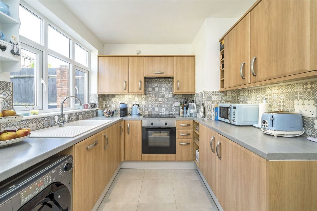 Property photo 3 of 8 Picture No. 09