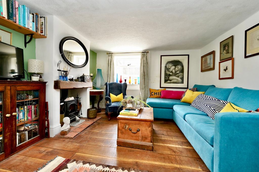 Property photo 3 of 12